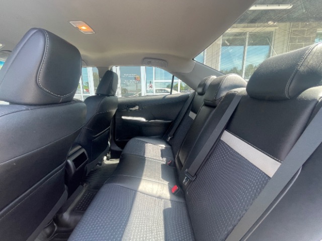 2013 Toyota Camry L - Photo 14